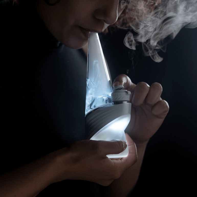 Puffco New Peak Pro en uso