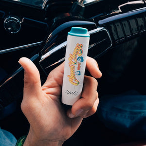 Tamaño del vaporizador XVape Mambo Cheech and Chong en la mano