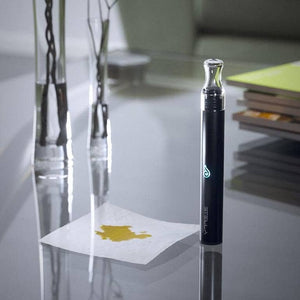 Boquilla de vidrio Dr Dabber Stella sobre la mesa