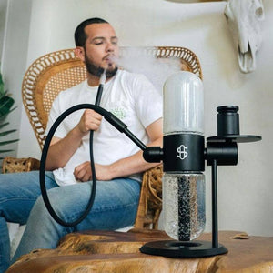 Stundenglass Gravity Bong en uso